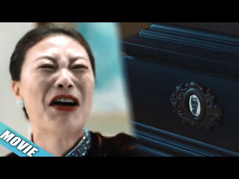 😭Years after divorce, she meets her ex again—only his ashes remain. She breaks down!💔