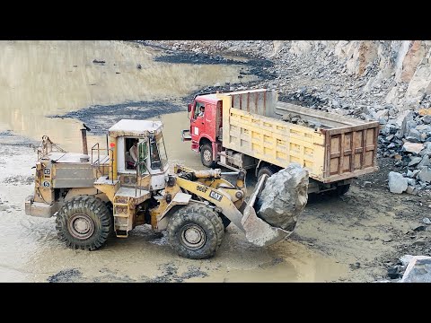 Unbelievable Strength! Caterpillar Loads Giant Rock into Trolley & Dump Truck