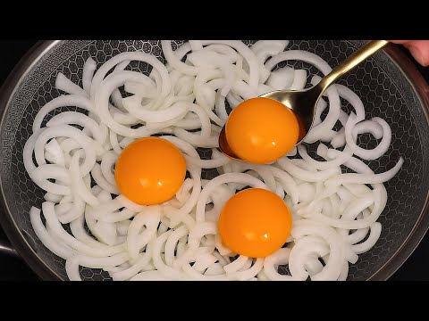 Eggs on onions – an old recipe from my grandmother that everyone has forgotten.