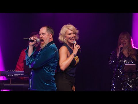 "Love Shack" (B-52s cover) • Hannah Waddingham & Brendan Hunt • THUNDERGONG! 2023
