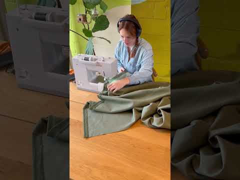 moody movie room makeover🤩💚 (start to finish) #diy #roommakeover #homedecor #interiordesign