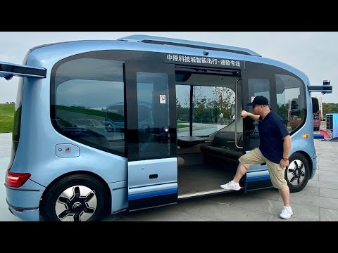 Riding an Autonomous Bus ON THE CITY STREETS in China (Xiaoyu 2.0)