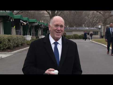 RAW: Border czar Tom Homan speaks to reporters outside White House