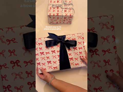Wrapping hack! #christmas #gifts #wrappingpresents #xmas