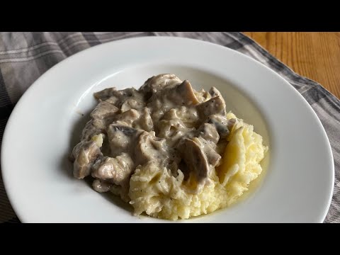 Тушені шампіньйони в сметані. Тушені печериці зі сметаною за 15 хв.