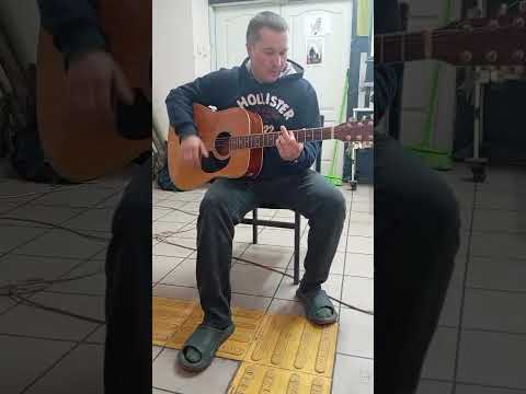 Кавер. Скрябін "Кинули". Квартирник. Виконує Роман Лавренюк. @kuzmenkoandriy