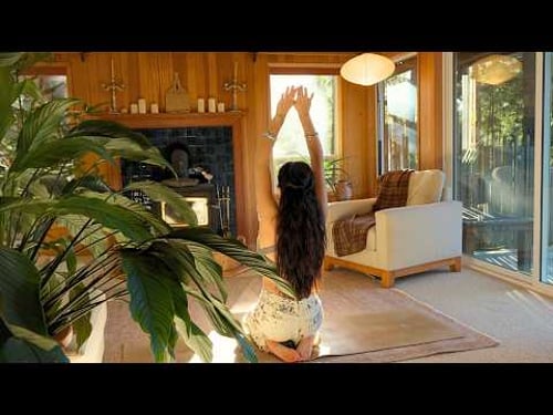 Just a girl and her dreams at her cozy rustic cabin in Canada 🪷