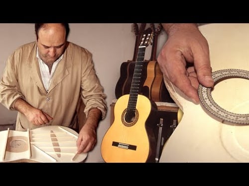 GUITARRA CLÁSICA artesana. Fabricación en el taller de una familia de guitarreros | Documental