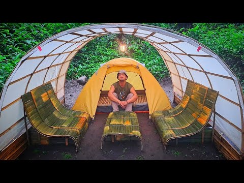 CAMPING BUSHCRAFT HEAVY RAIN - MAKE A SHELTER TO RELAX ENJOYING THE SOUND OF RAIN