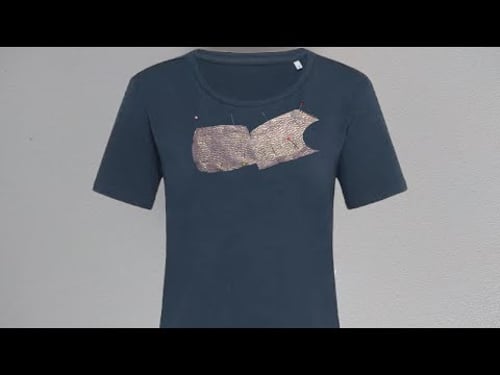 An idea for those who love individuality. A little magic and a T-shirt straight from the catwalk.