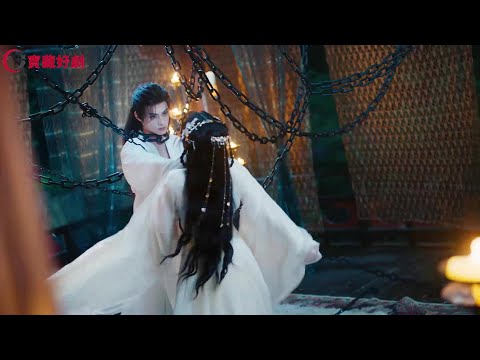 Cold Prince Falls Ill, No One Dares Approach, Girl Risks Life, But He Deeply Loves Her!