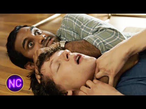 Aziz Ansari CHOKES Jesse Eisenberg | 30 Minutes Or Less (2011) | Now Comedy