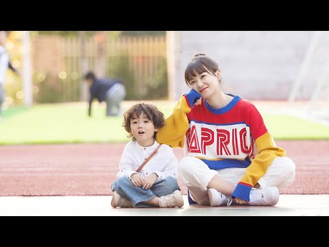 " طفل يتيم بيطلب من الدكتوره الى بتعالجه تكون أمه لكنها بترفض وأول ما بتشوف جمال أبوه بتوافق "