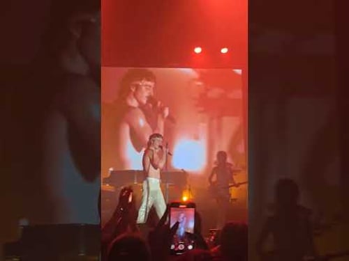 Benson Boone Young American Heart performance in Chile!π¨π± #bensonboone