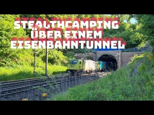 Stealth camping über einem Eisenbahntunnel