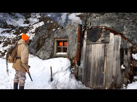 A hut in the rock. A man spends the night in a cave with amenities. ASMR. Solo. Part 2