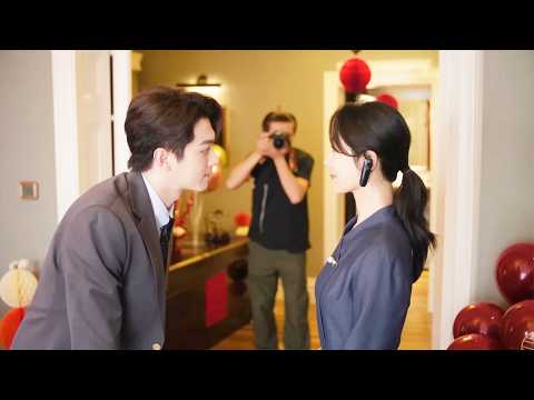 At the wedding full of beauties, the billionaire CEO fell for the quiet waitress working hard!