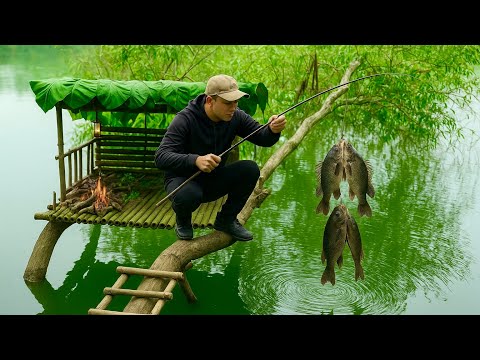 Overnight Survival on a Flooded Tree | Fishing and Shelter Building