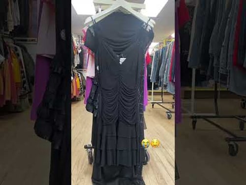 Every girl needs a little black dress!! 🖤🖤 #rogue #nyc #fashiontrends #nyc #thrifting #trend