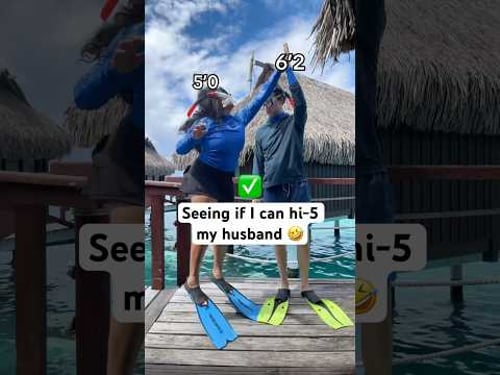 Everyone's always point out of height difference 𤣠but I'm just short and Chris is also really tall