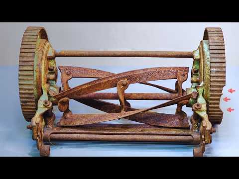 105 Years Old Push Reel Mower Restoration - Why Did People Stop Using These?