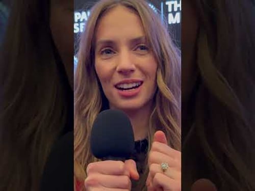 Maya Hawke on that "Dipsh*t Derek" Response | Stranger Things