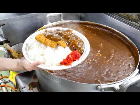 Many Japanese workers come to this secret government basement... 1,500 people a day!