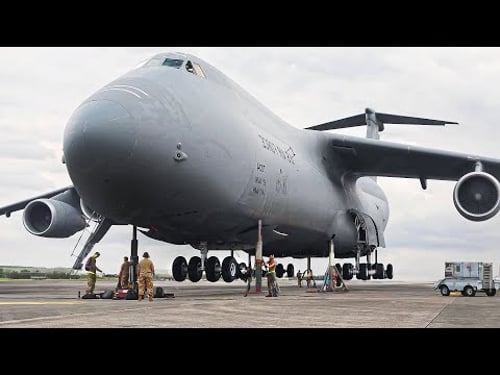 US Air Force Genius Process to Lift US Largest Aircraft