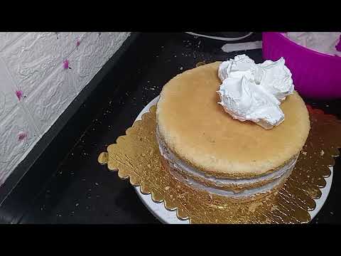 ب٣بيضات وكوباية ونصف دقيق عملت تورتة تخرج لدكتورة