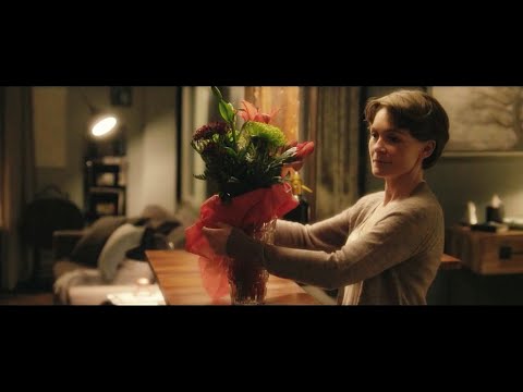 예상보다 일찍 찾아온 갱년기. 속 상하고 울적하던 참에 누군가 매주 목요일마다 빠짐없이 탐스러운 꽃을 보내오는데...,(영화리뷰 결말포함)