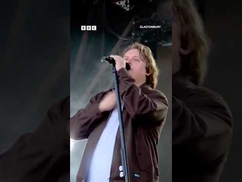 When @LewisCapaldi made a triumphant return ๐ #2025 #Glastonbury #SomeoneYouLoved #LewisCapaldi