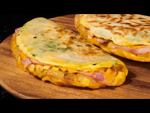 The perfect wrap sandwich with potato, sweet corn and bacon