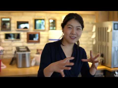 Making affogato and ice cream cocktail