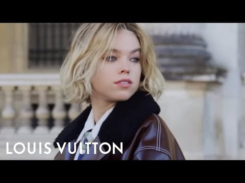 Milly Alcock at the Women’s Spring-Summer 2023 Show in Paris | LOUIS VUITTON