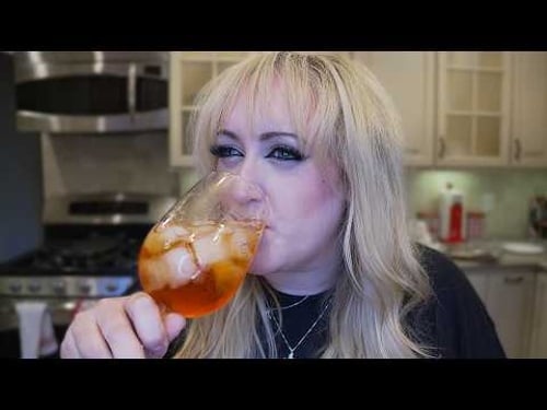 I try celebrities’ favorite cocktails (again)