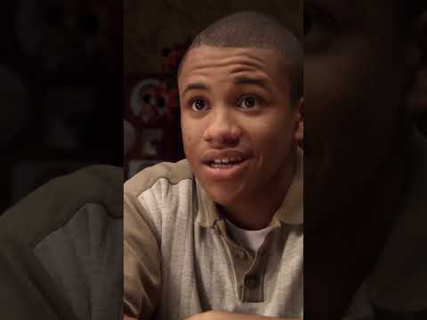 Looks Like Drew Picked Up A Thing or Two From Julius | Everybody Hates Chris | #CCA #comedy #shorts