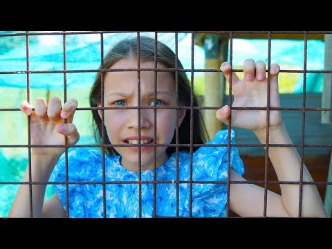 ONE DAY WORKING AT THE ZOO / Vicky Shaw