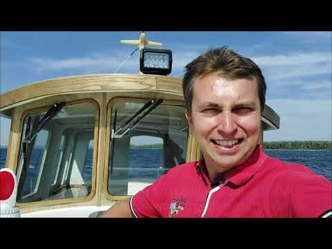 На водоизмещающем катере по Волге вдоль Самары. Живой звук!