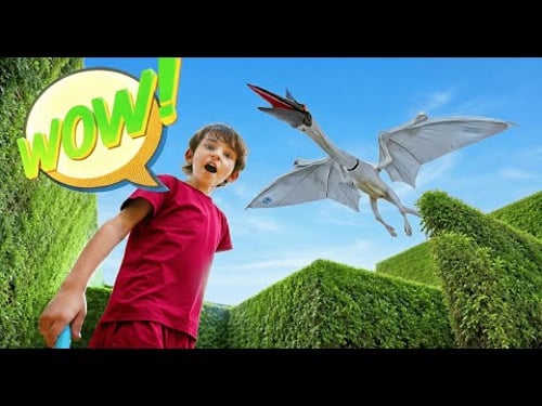 Copiii aduc dinozaurii la viață și îi explorează împreună cu voi