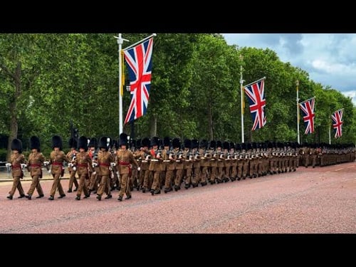 Hundreds of Royal Guards March in Perfect Formation Along The Mall 🇬🇧