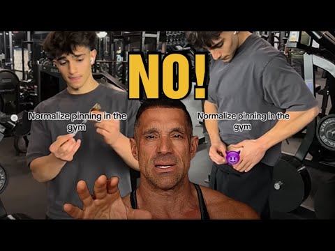 16 Year Old Injecting Tren In The Gym