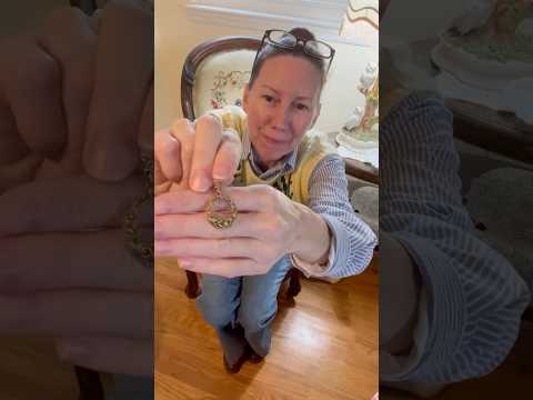 The Sweater Vest is EVERYTHING!!! #outfit #vintage #style ##vintagefashion #thrifted