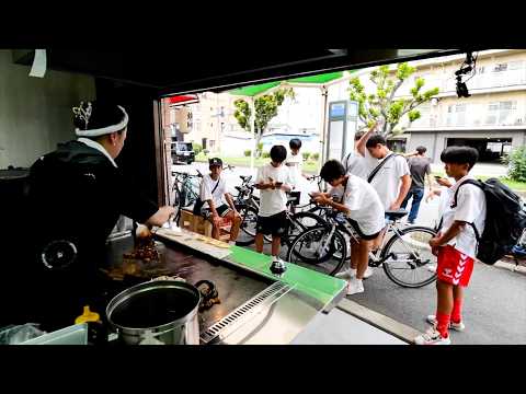 Daughter Quit Everything to Save Mom's Shop! Osaka's $1 Hormone BBQ Makes Locals Cry