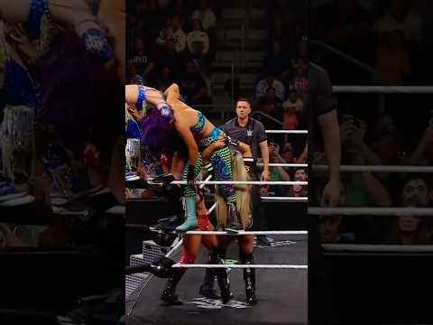 EVERYBODY WANTS A PIECE OF THE ACTION 💪😮💨 #WWERaw