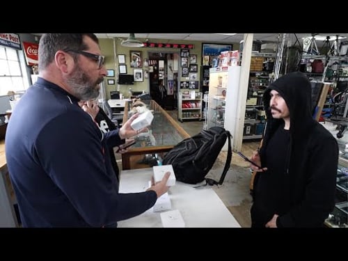 Exposing a Scammer: He Tried to Sell Me Stolen Merchandise