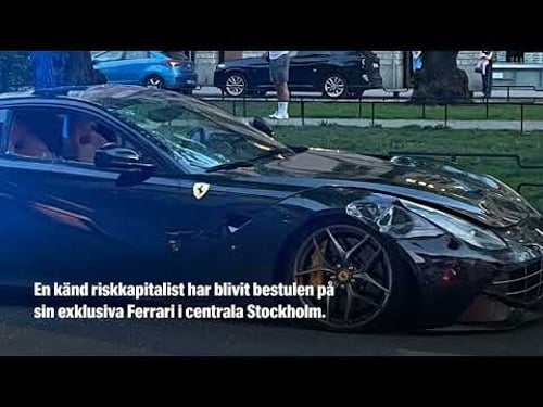 Stulen Ferrari kraschade i centrala Stockholm