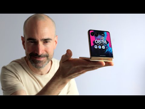 Motorola RAZR 60 Ultra (2025) Review | My Favourite Flip Phone