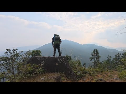 中越边境徒步探钓山顶野塘