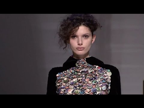 Giorgio Armani - 2016 Fall/Winter Womenswear Fashion Show