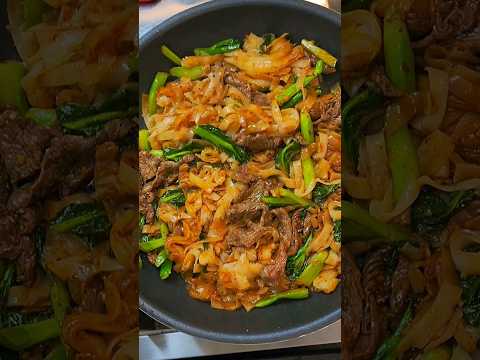 Chow Fun #cooking #chinesefood #foodlover #foodie #noodles #rice noodles